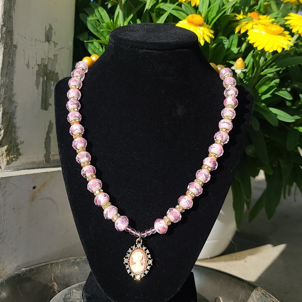 Handmade Floral Faceted Glass Bead Necklace 11.5"